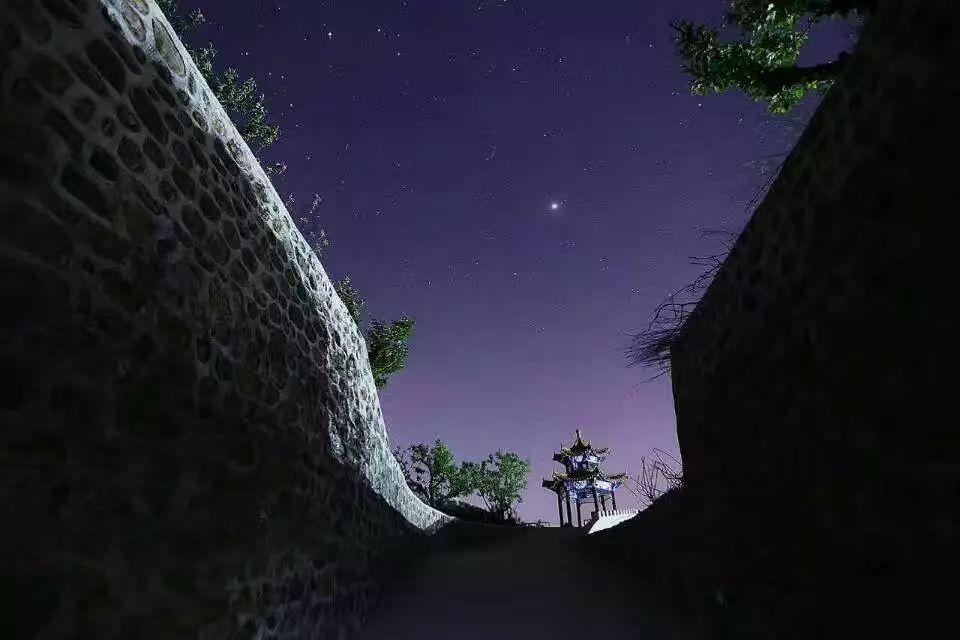 外星球体进黑洞